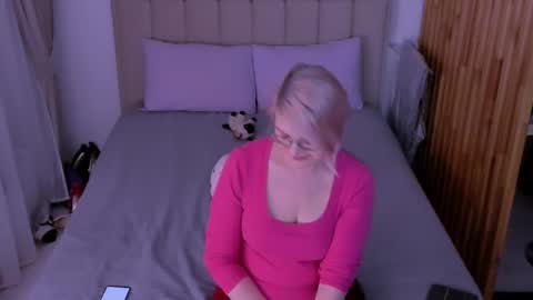 Sabrina MacMarren online show from March 14, 6:42 pm