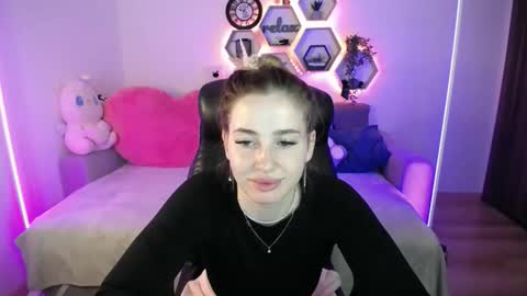 Sabrina Violet online show from April 3, 8:12 am
