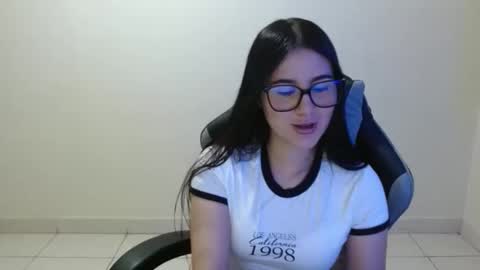 Sahaliefox  online show from February 15, 3:33 pm