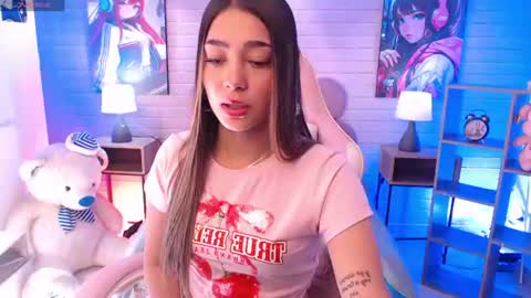 Hailey jonnes online show from June 26, 7:04 pm