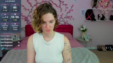 Adel online show from November 24, 1:46 pm