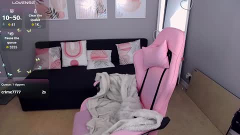 Adel online show from April 16, 9:39 pm