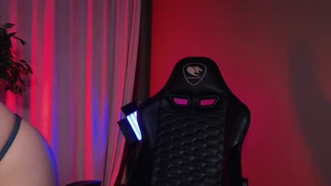 Trisha and Vincent online show from October 16, 8:44 pm