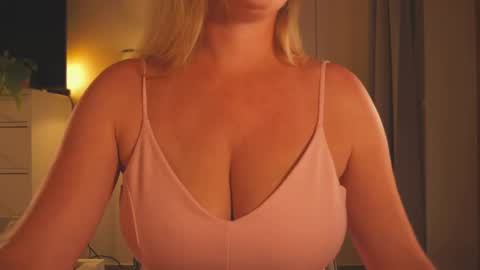 IsaBella-  online show from June 1, 7:48 pm