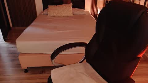 SAM MANSON online show from March 5, 12:23 pm