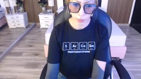 SAM MANSON online show from October 20, 12:41 pm