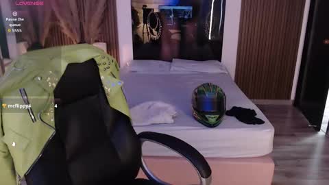 SAM MANSON online show from December 20, 3:38 pm