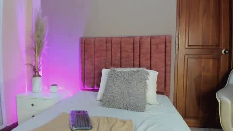 Samanta Vee online show from December 18, 11:37 am