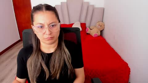 Samantha  online show from April 7, 3:25 pm