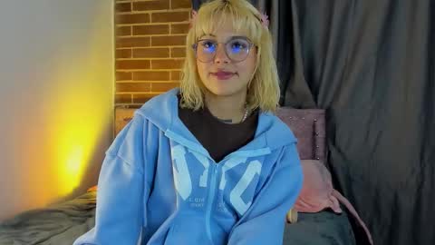 samantha_browwnn online show from March 20, 5:51 pm