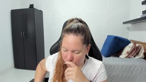 Samantha samy online show from October 10, 12:26 am