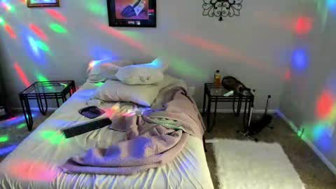 Yaya online show from February 18, 11:30 pm