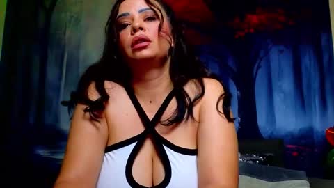     online show from January 11, 10:15 pm