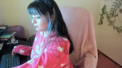   online show from October 5, 5:07 pm