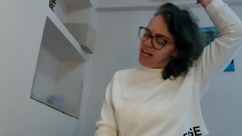 Sandra online show from April 21, 1:51 pm