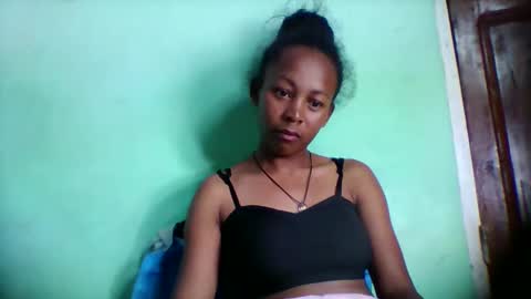 sandra1253099 online show from April 10, 3:51 pm