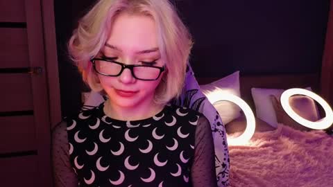 Sandy  online show from February 6, 1:16 am