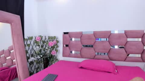 sandy_scoot online show from March 18, 12:21 pm