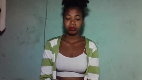 sanyah0123 online show from December 14, 1:33 am