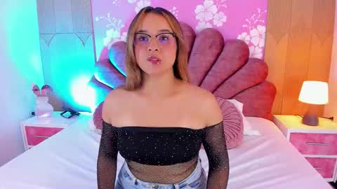 sara_colyn online show from March 3, 9:32 pm
