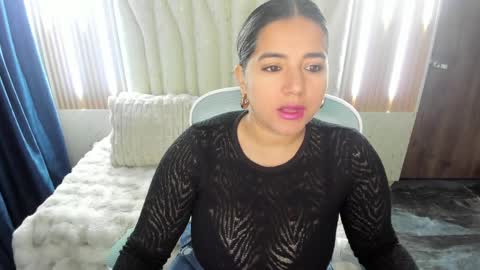 sarah  LIZCANO....... online show from April 10, 10:32 am