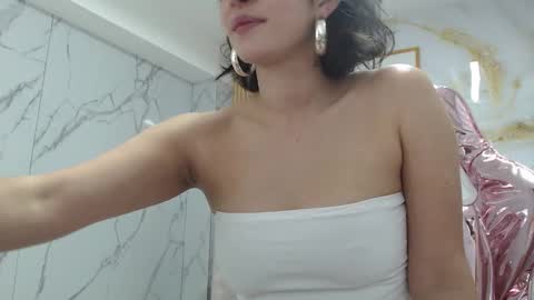 Sara  online show from September 13, 1:30 pm