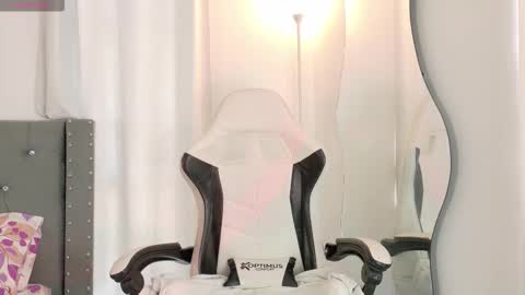 Sara online show from March 9, 4:43 pm