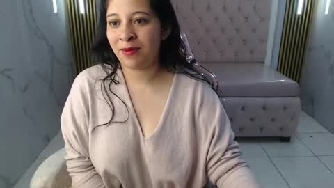 Sara T. online show from March 31, 3:17 am