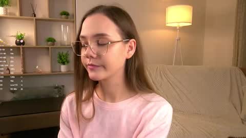 Im Sara  online show from December 22, 7:28 pm