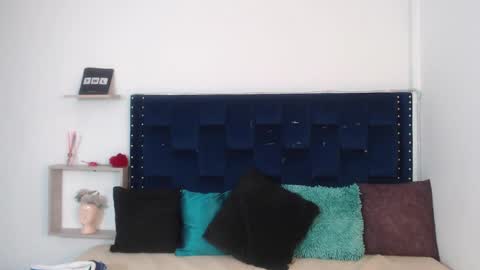 SARAHGIL online show from February 22, 9:10 pm