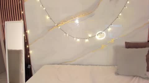 SARAHGIL online show from January 15, 5:35 am