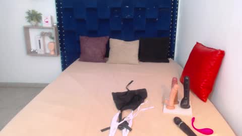 SARAHGIL online show from February 9, 5:29 am