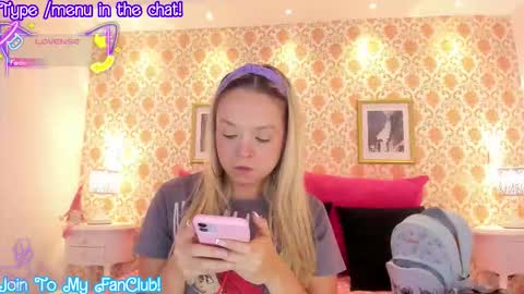 SaraAvila  online show from November 10, 8:26 pm