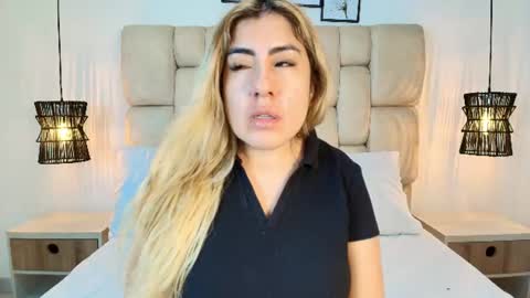 sarablonde_t online show from June 13, 11:24 pm
