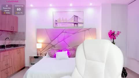 saracruz online show from February 15, 7:51 am