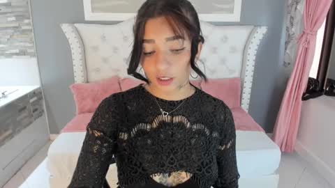 Sarah online show from March 7, 9:06 pm