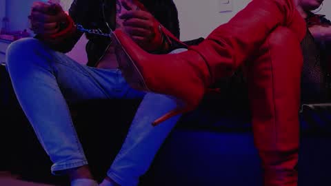 Sarah online show from March 1, 1:11 am