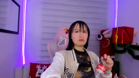 Sarah Ramirez online show from December 23, 3:32 am