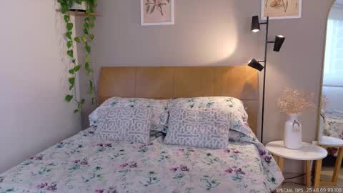 sarah_rayy online show from January 13, 9:30 pm