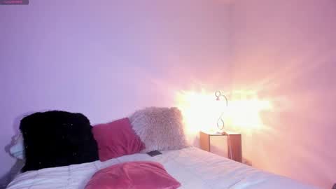 Sarah and Erik online show from February 28, 2:31 am