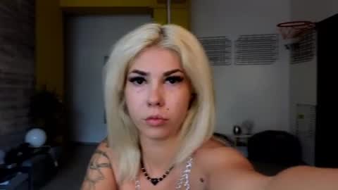 sarahcamsx online show from July 6, 5:24 am