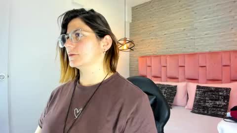 Sarah Deyvis online show from September 29, 7:52 pm