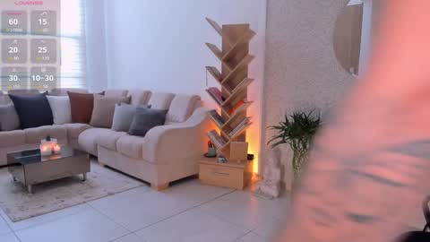 Sarah online show from February 2, 2:05 pm