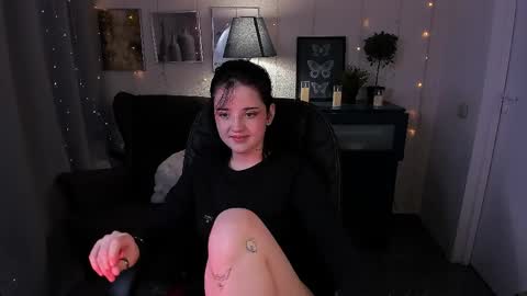 Sarah online show from March 31, 8:53 pm