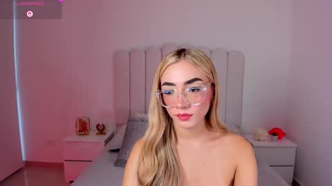 Sara jones   online show from March 6, 1:39 pm