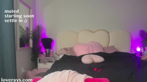saraloverays online show from June 4, 2:50 am