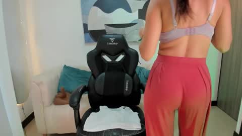 I am Sara  online show from March 16, 9:30 pm