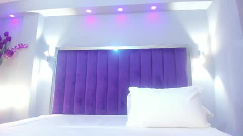 Sara   online show from October 14, 10:45 pm