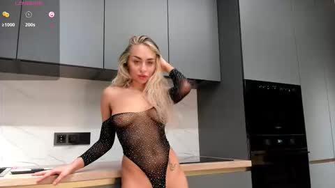 Sara online show from November 21, 9:50 pm