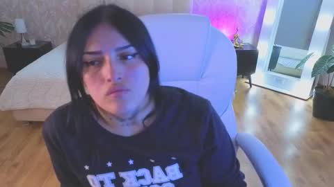 Sari  online show from October 3, 9:42 pm